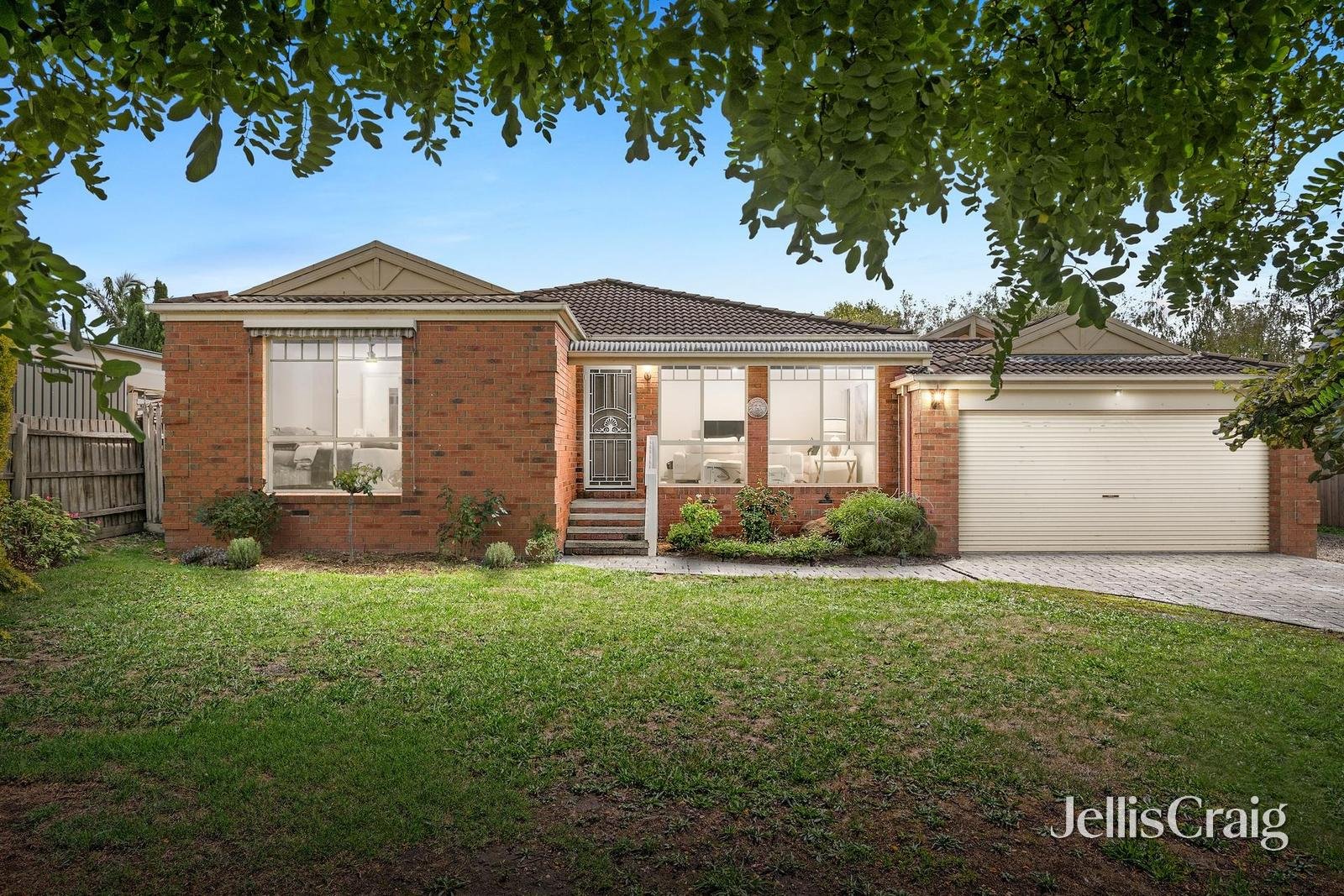 13 Newhaven Court, Lilydale image 1