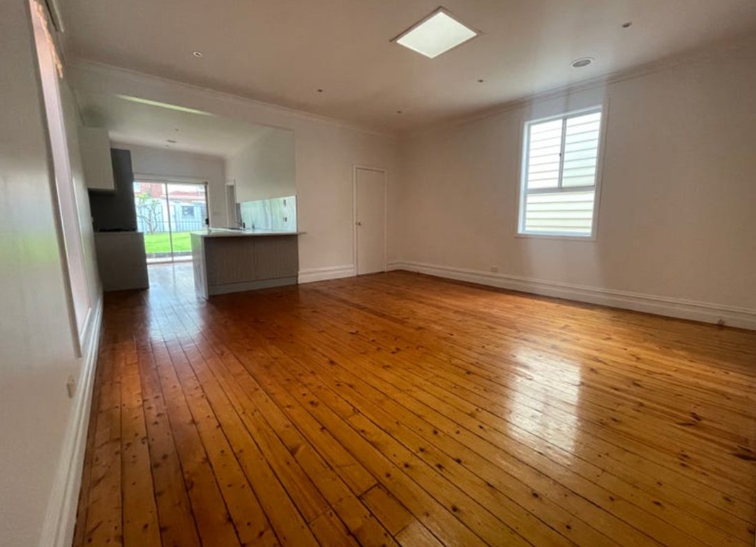 13 Nicholson Street, Essendon image 3