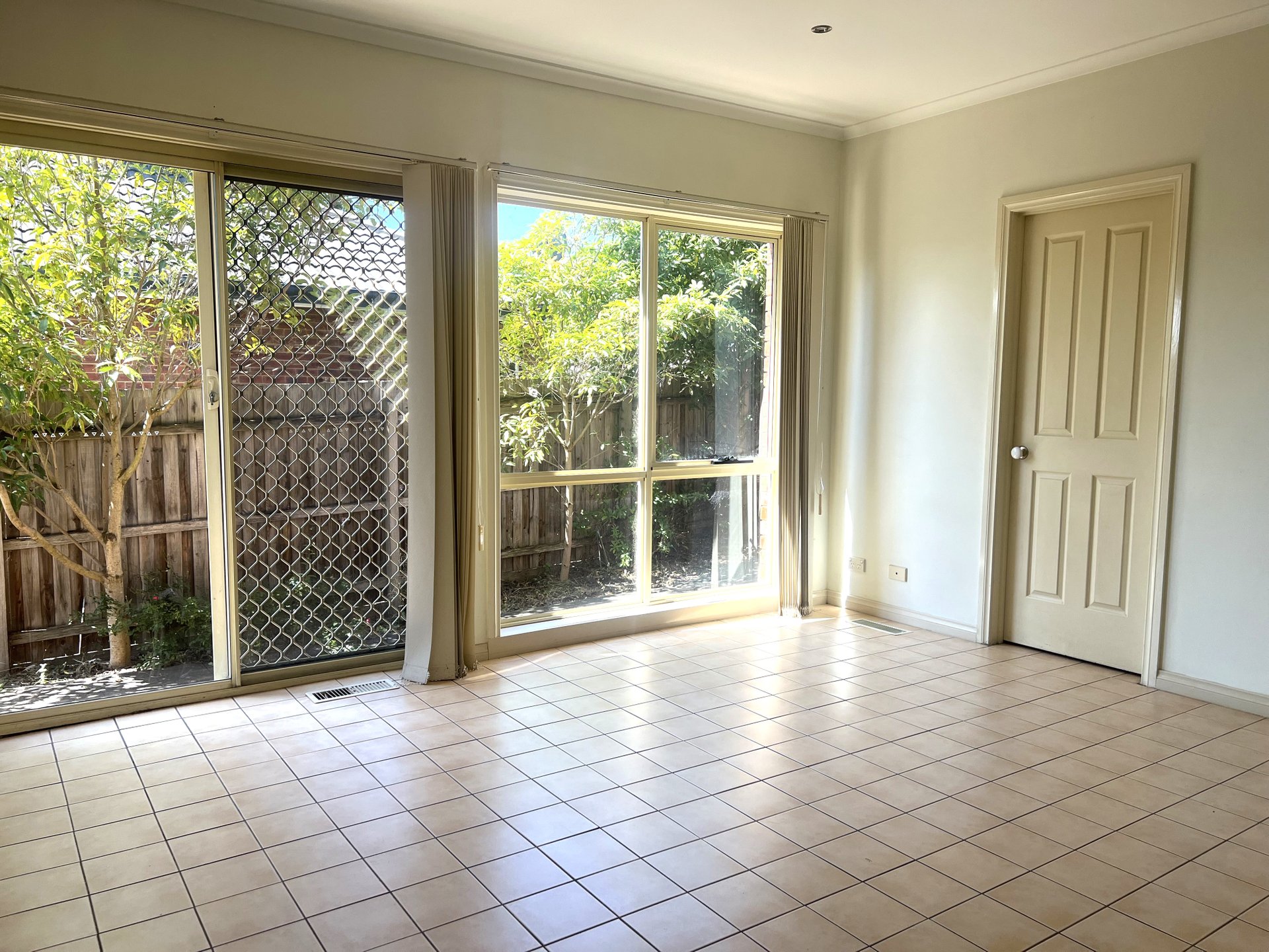 1/3 Nonda Avenue, Doncaster East image 3