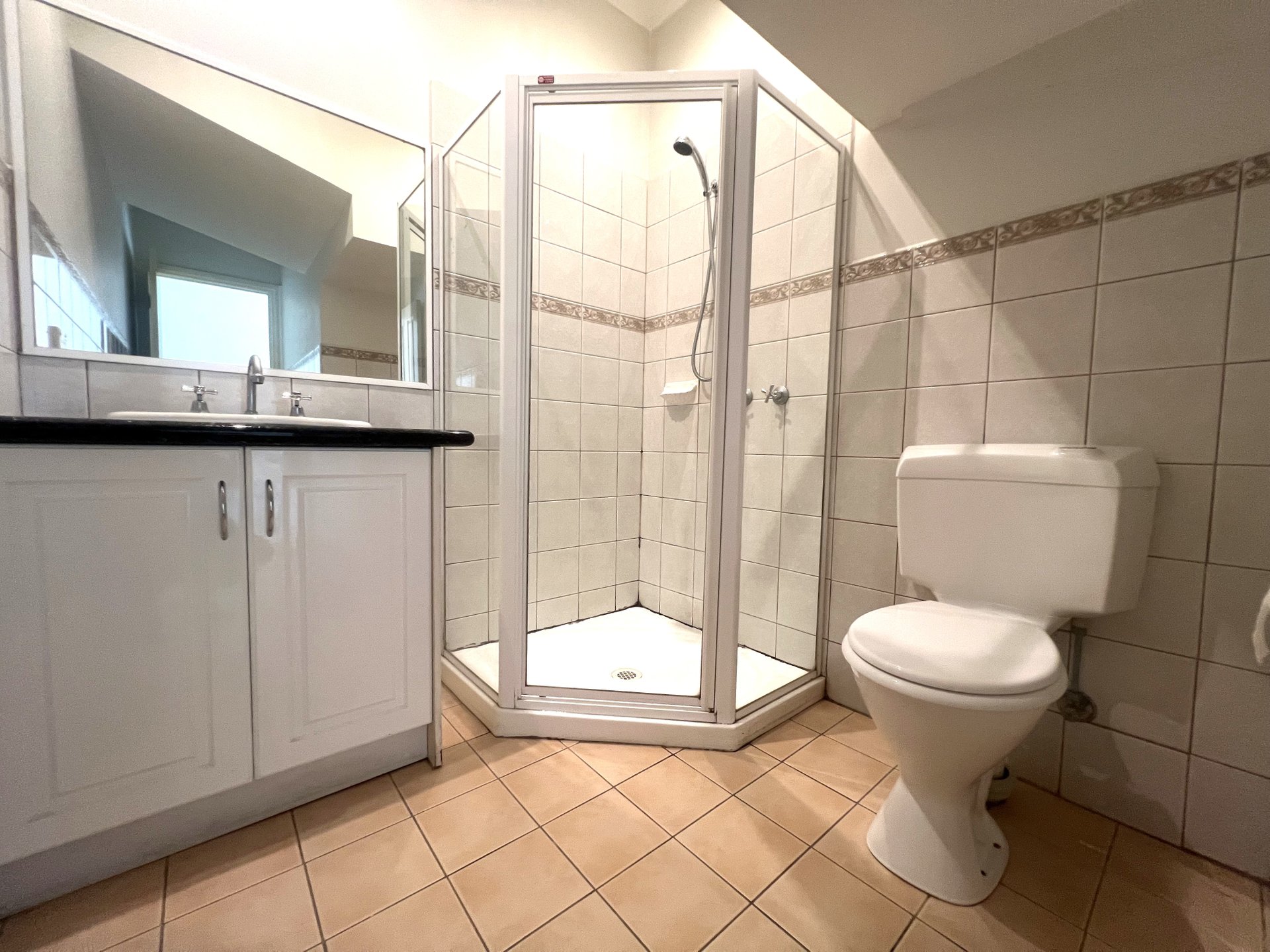 1/3 Nonda Avenue, Doncaster East image 6