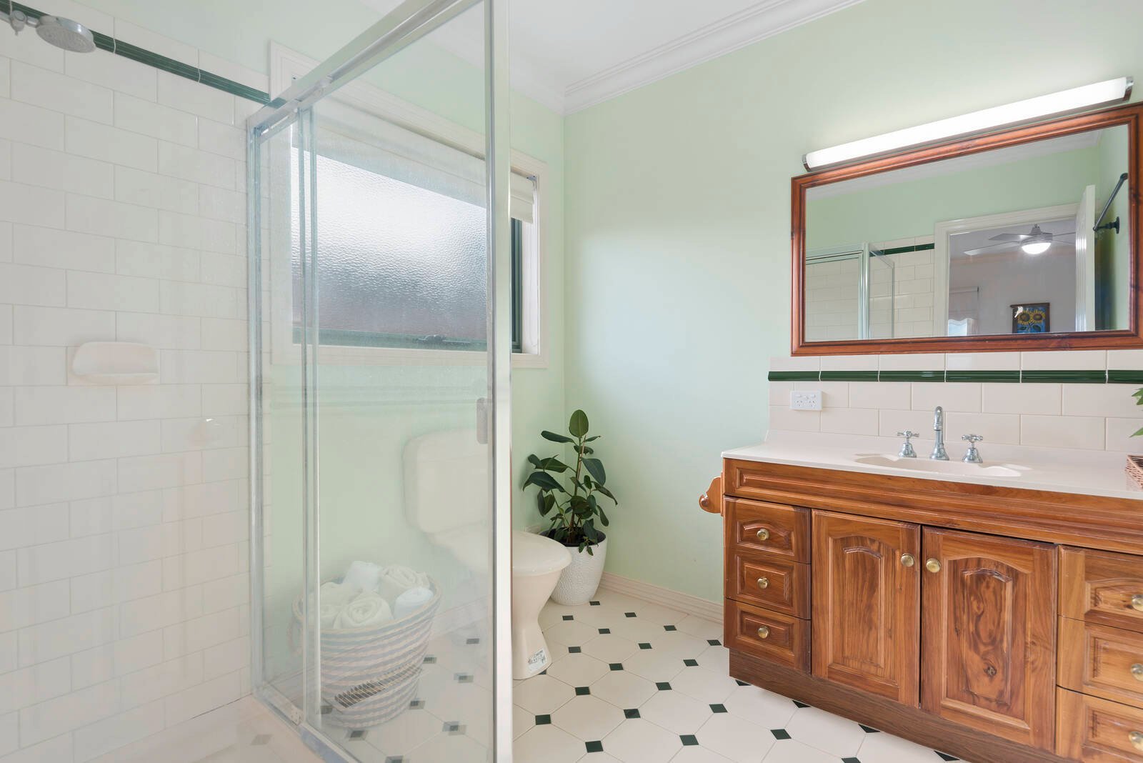 Property Gallery Thumbnail 6