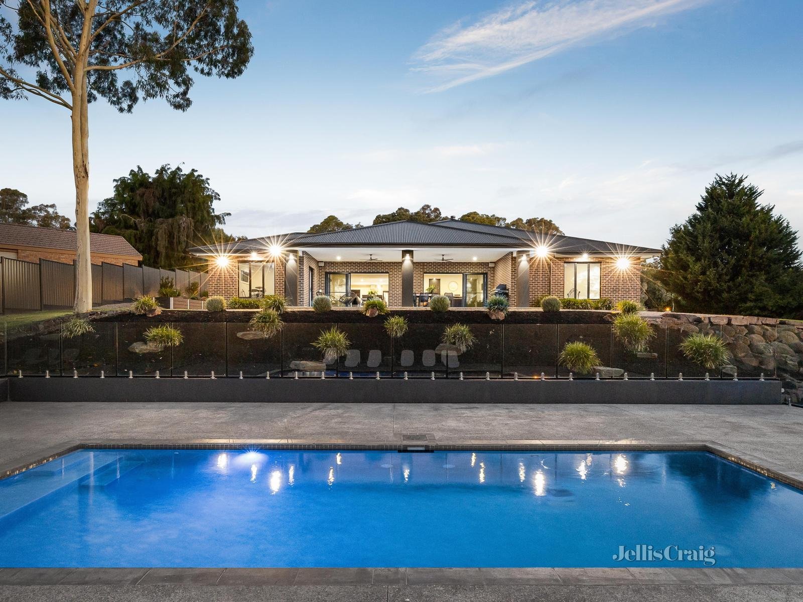 13 Oakland Drive, Warrandyte image 2