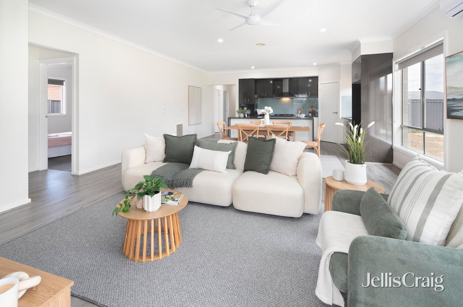 13 Offaly Street, Alfredton image 2