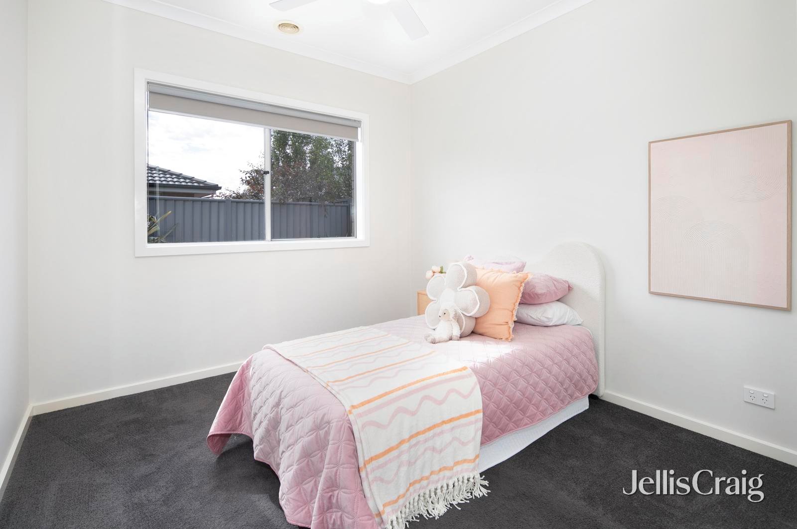 13 Offaly Street, Alfredton image 12