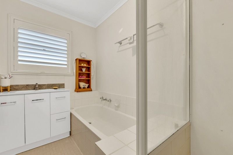 13 Officer Court, Corio image 8