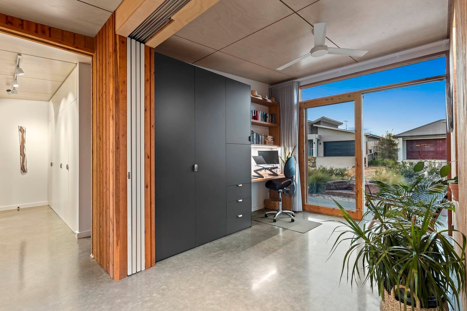 Property Gallery Thumbnail 12