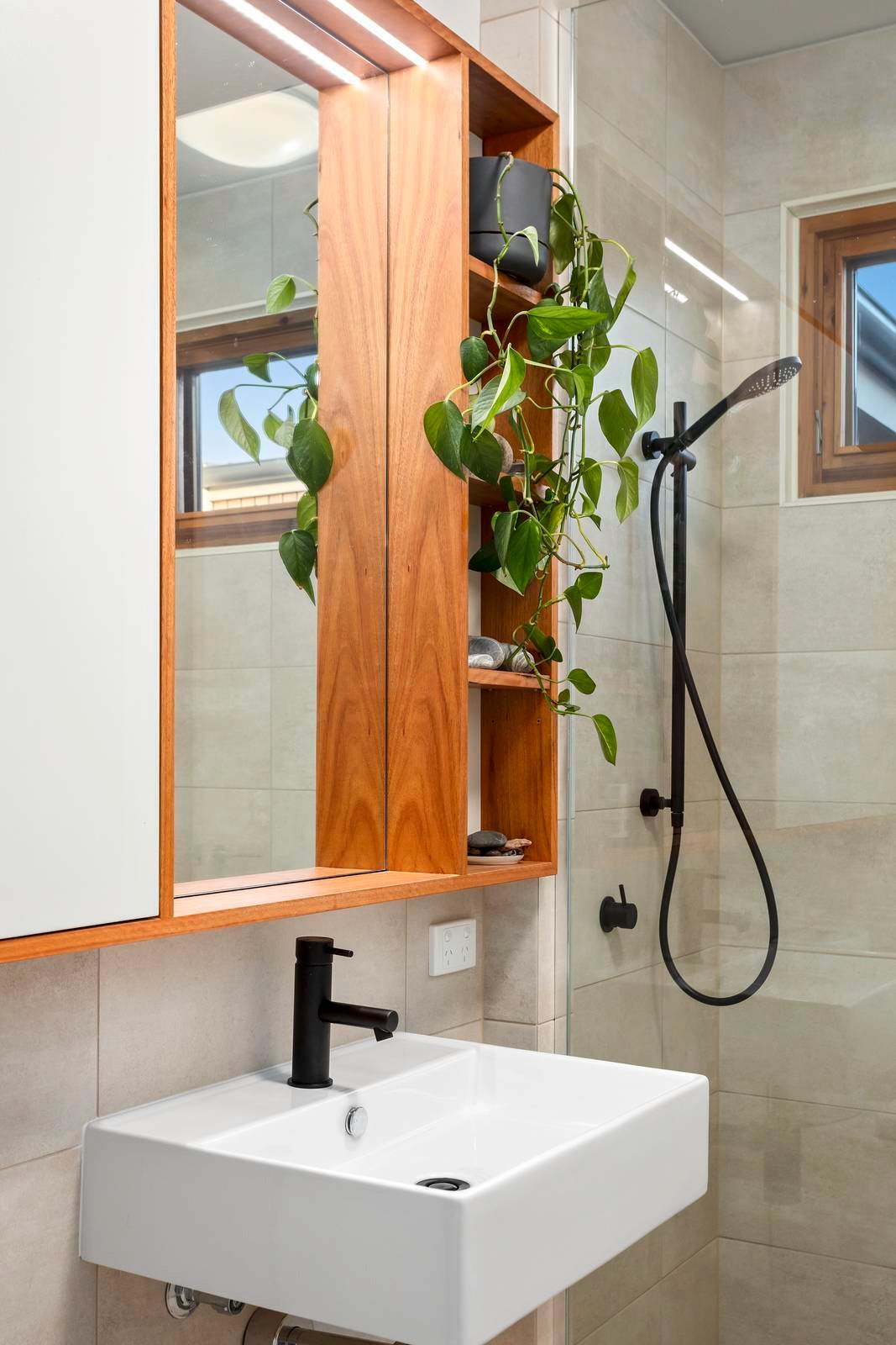Property Gallery Thumbnail 16
