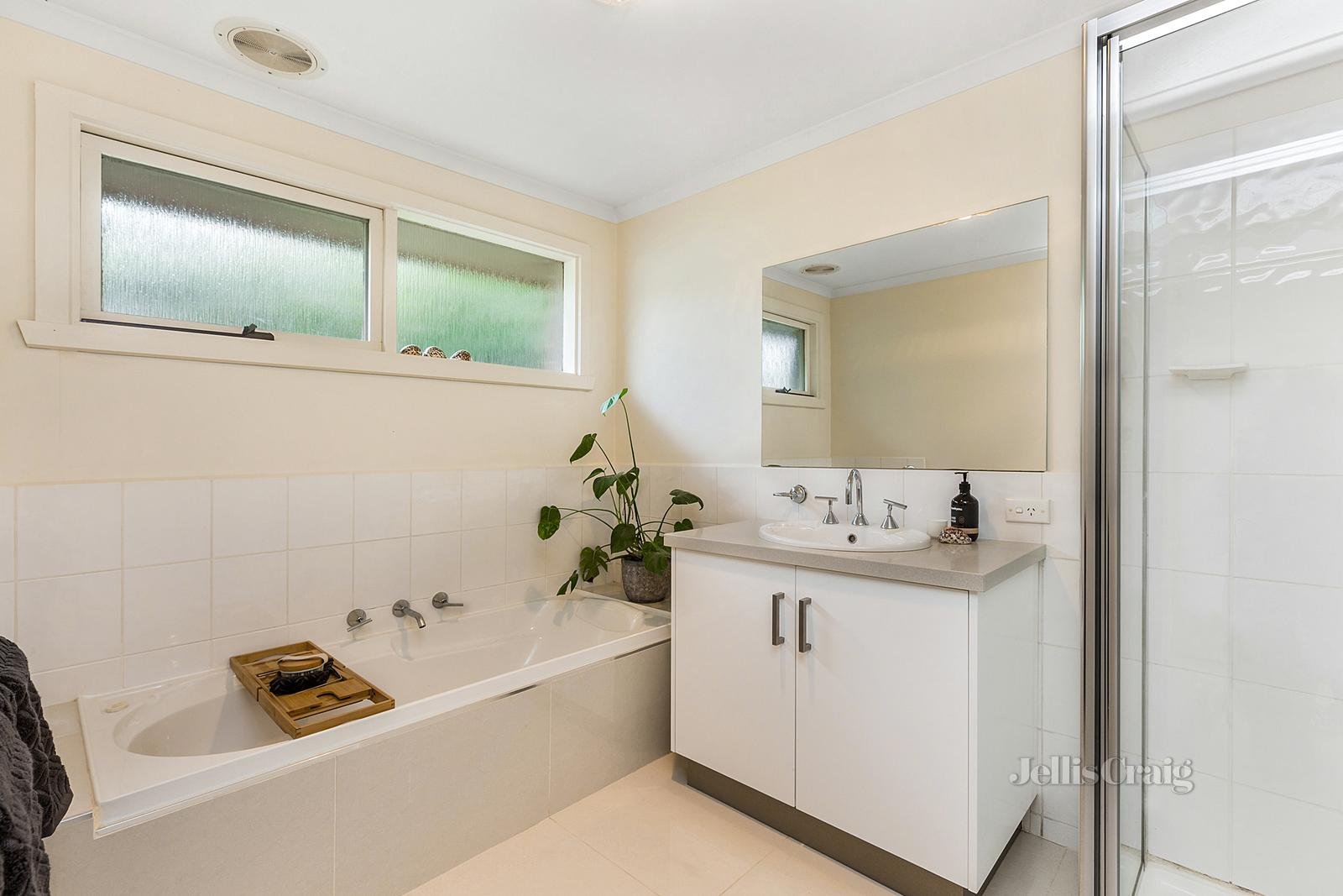 13 Patricia Way, Woodend image 12