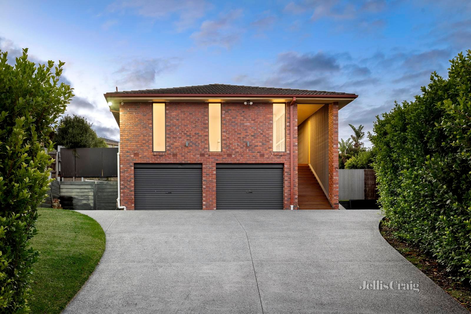 13 Peachwood Rise, Doncaster East image 1