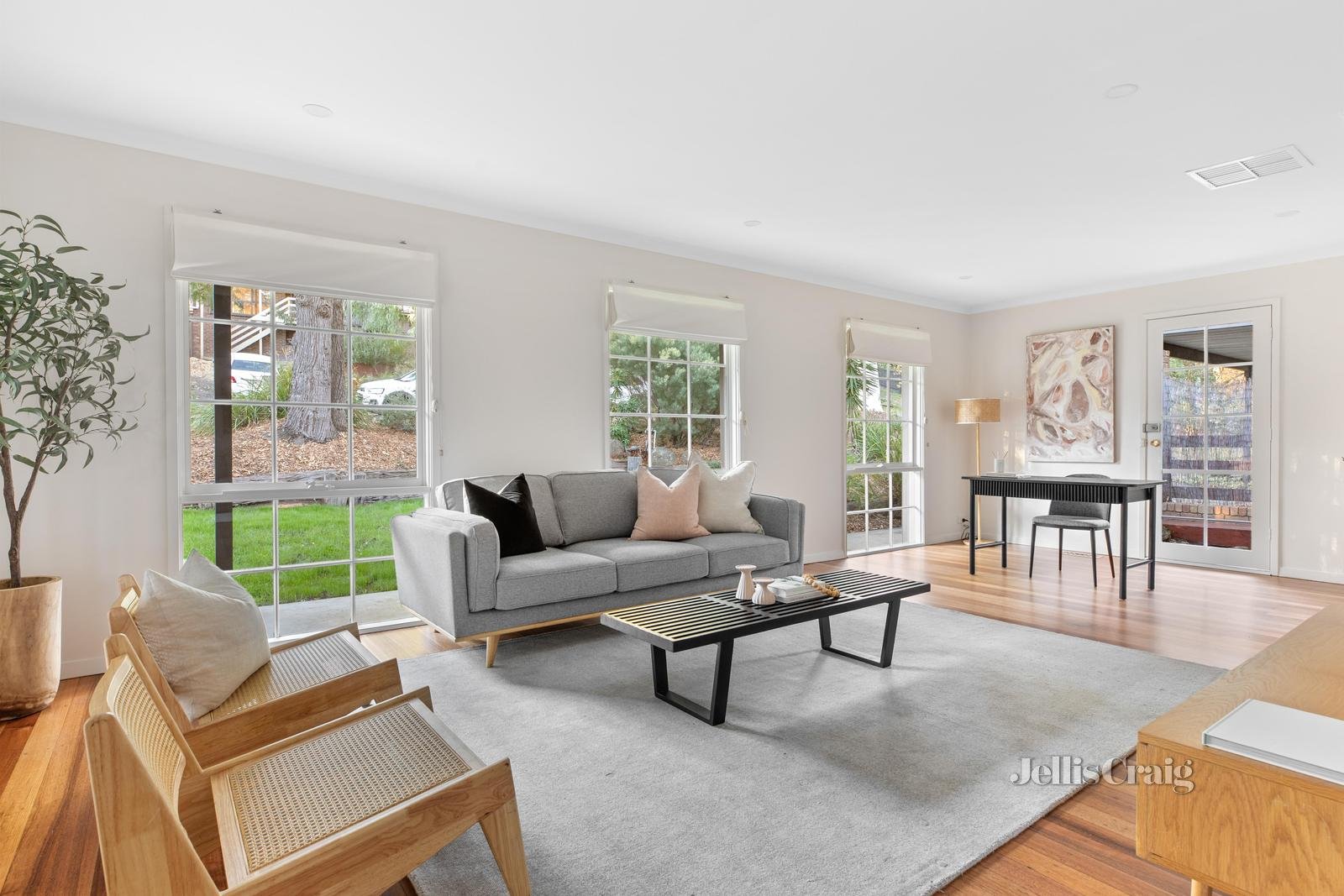 13 Peppermint Grove, Eltham image 3