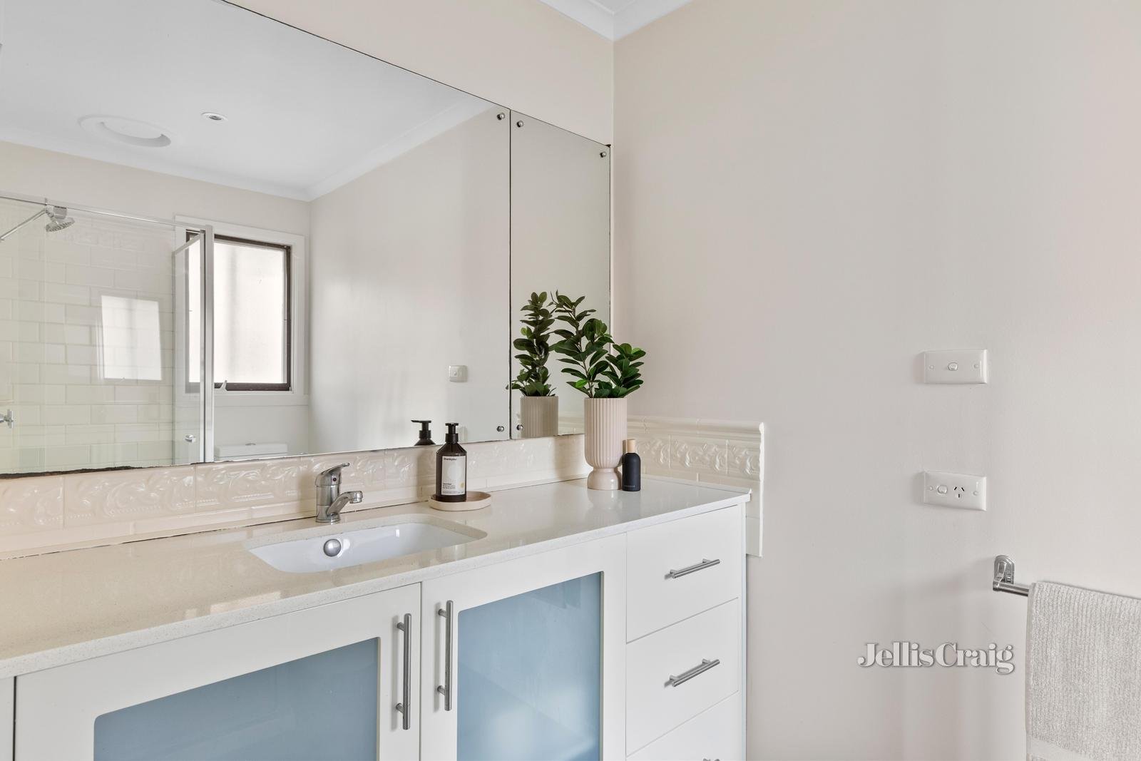 13 Peppermint Grove, Eltham image 13