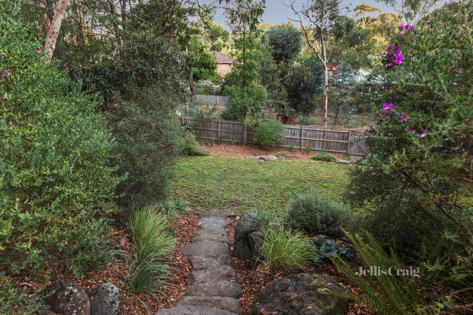 13 Peppermint Grove, Eltham image 15