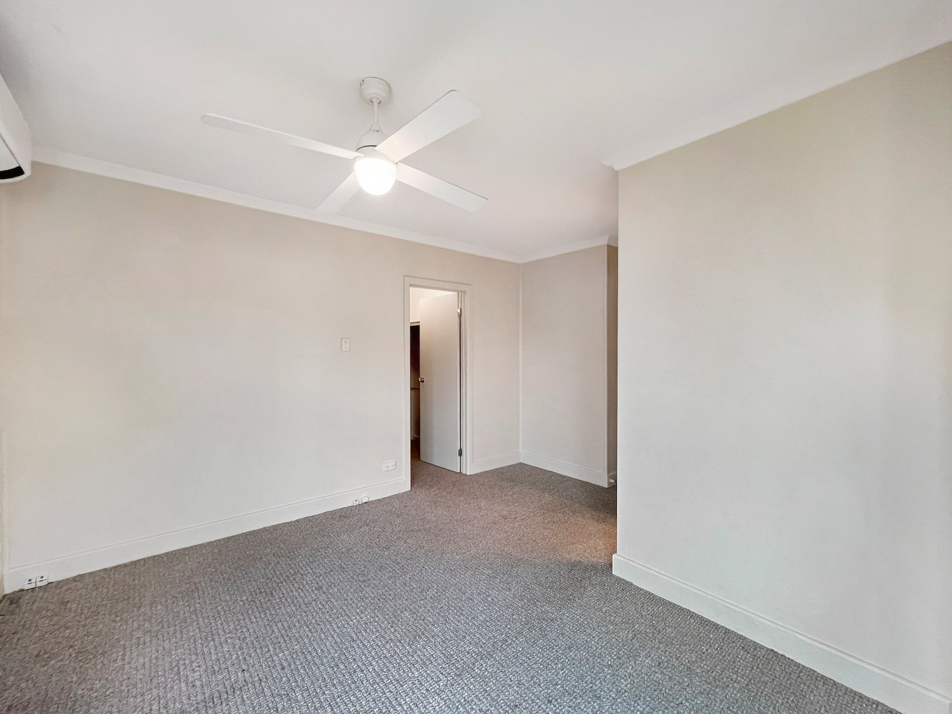 1/3 Pitman Street, Newcomb image 5