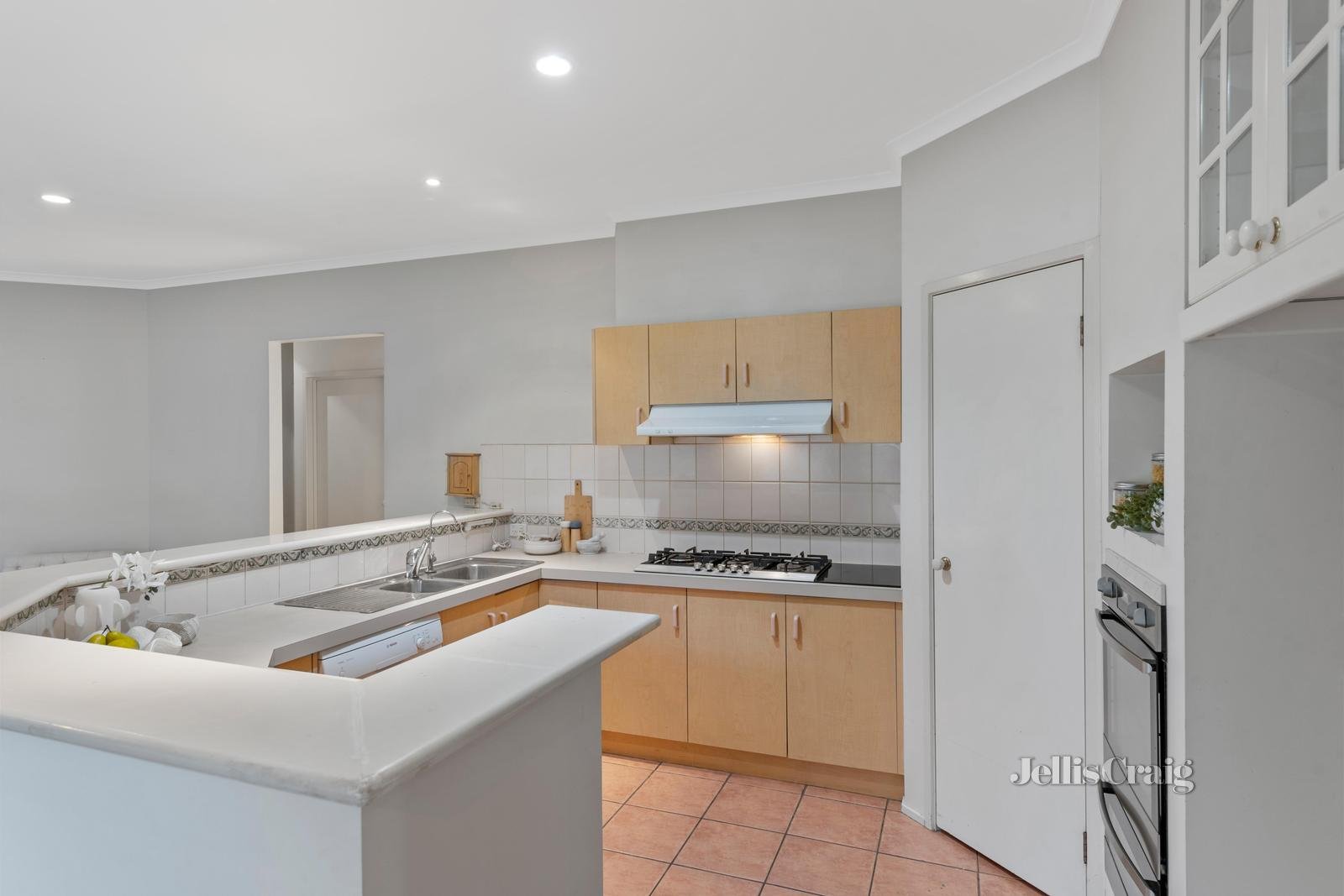 13 Pottery Drive, Blackburn North image 6