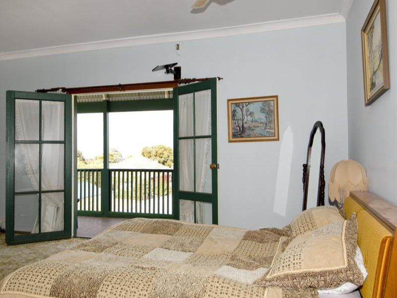 13 Queen Street, Belmont image 5