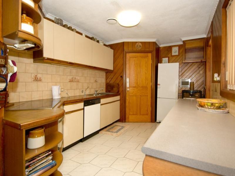 13 Queen Street, Belmont image 6