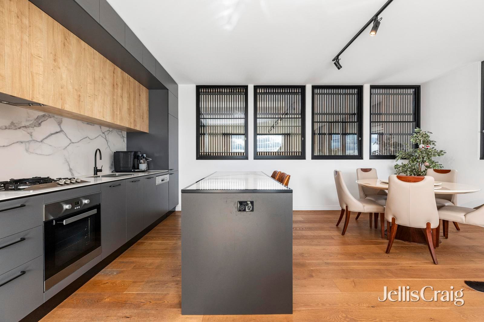 1/3 Railway Avenue, Armadale image 6