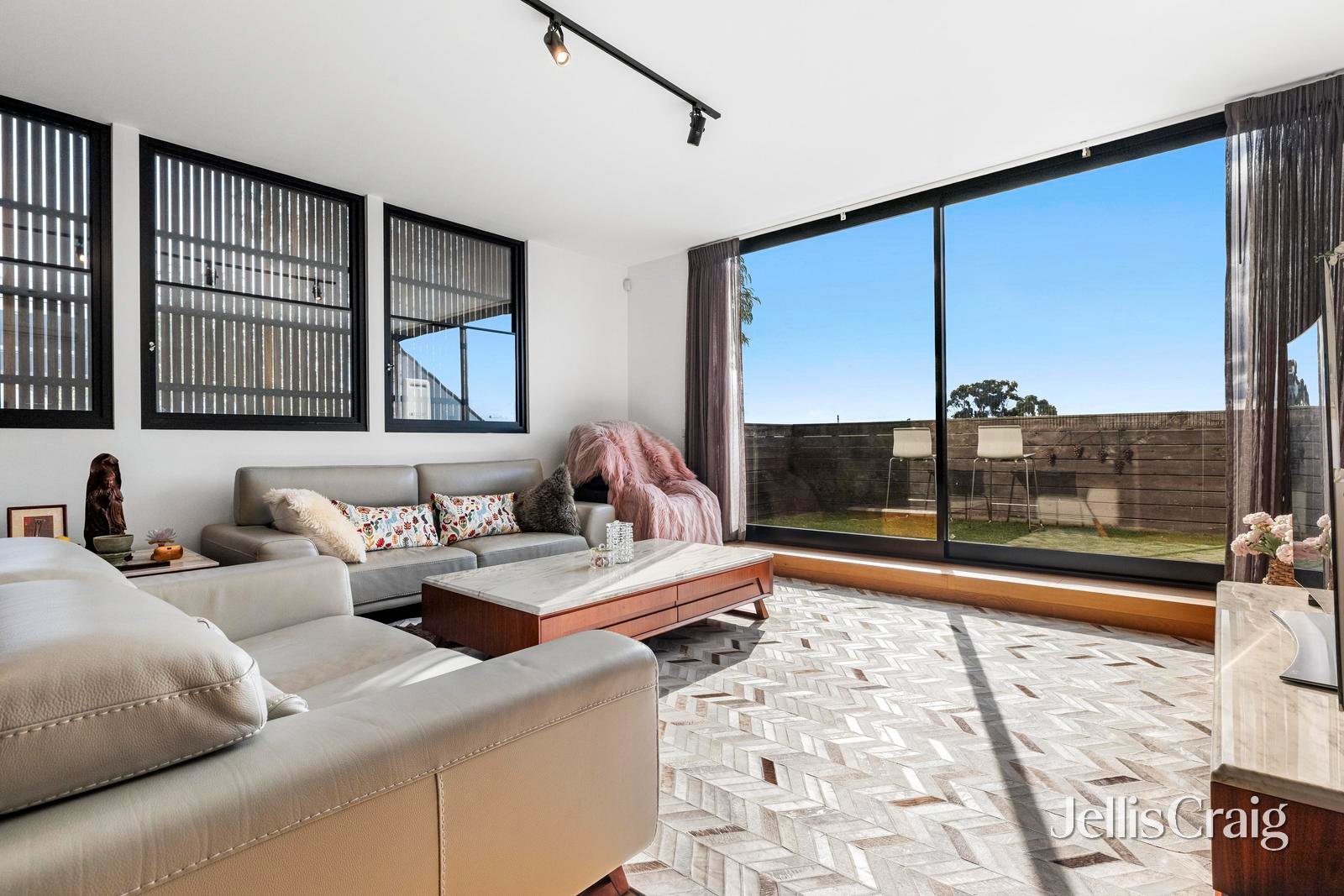 1/3 Railway Avenue, Armadale image 8