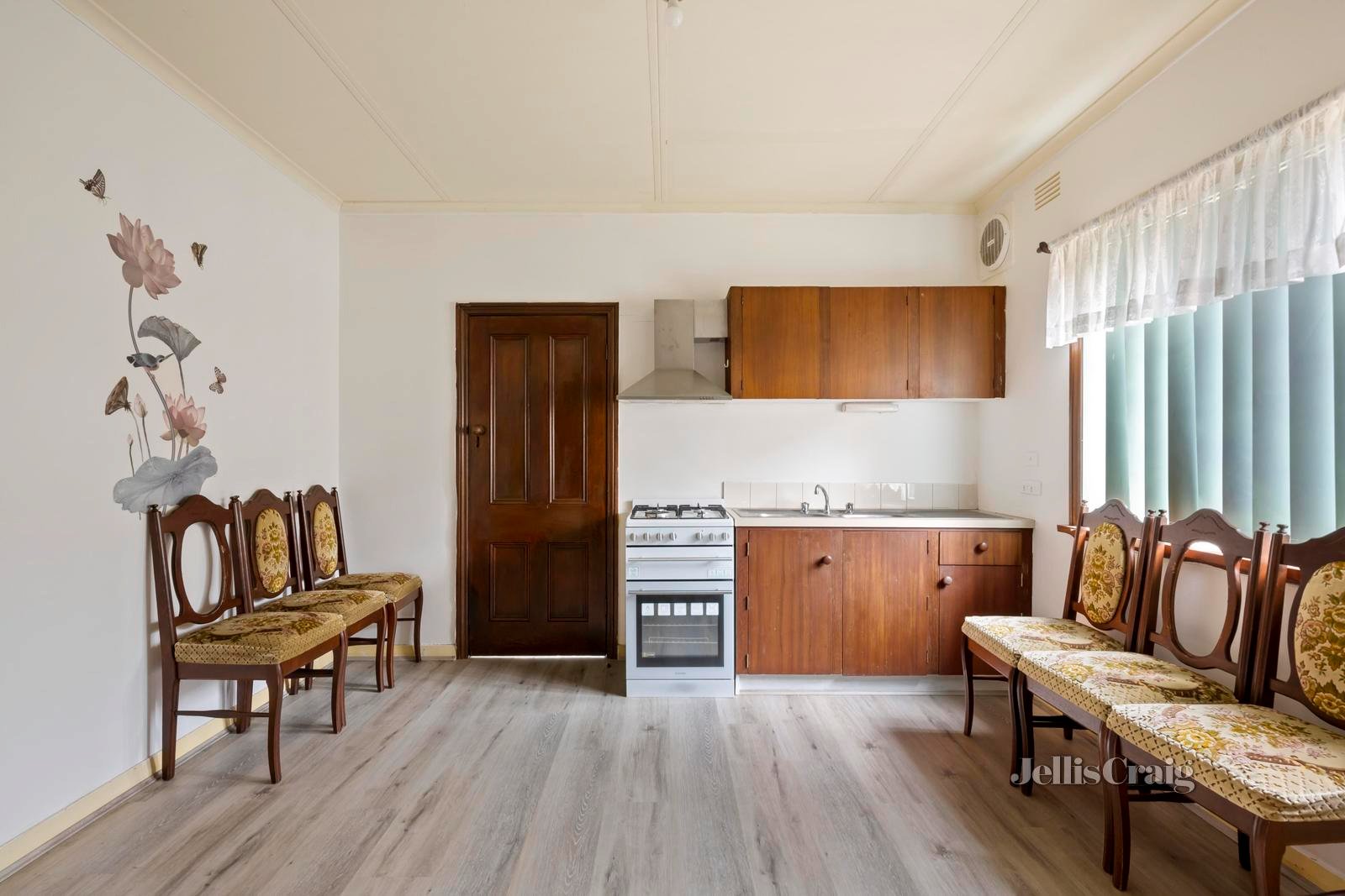 13 Railway Avenue, Ringwood East image 4