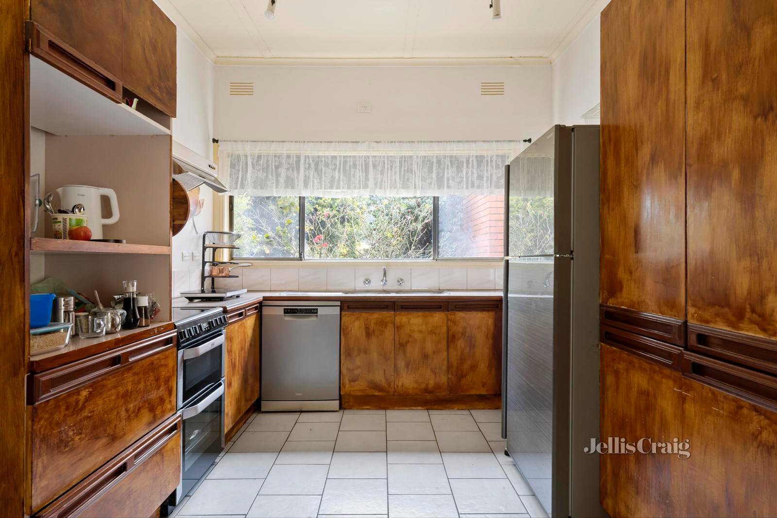 13 Railway Avenue, Ringwood East image 5