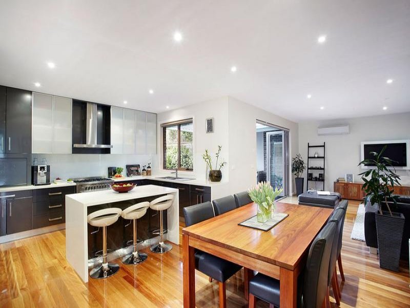 1/3 Rangeview Grove, Balwyn North image 2