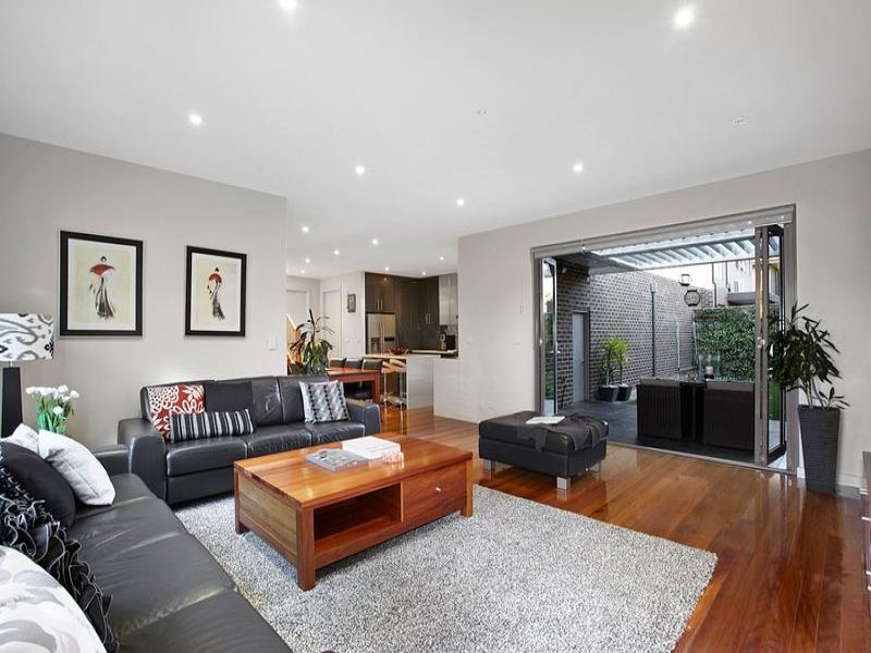 1/3 Rangeview Grove, Balwyn North image 4