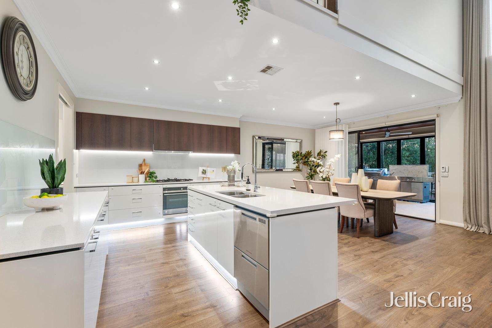 13 Remington Drive, Glen Waverley image 5