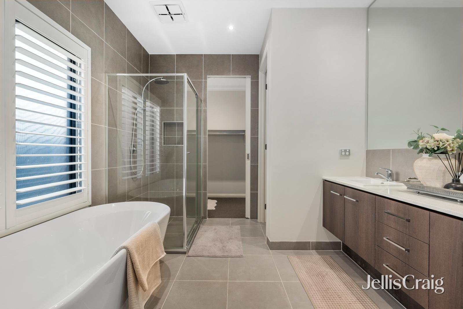 13 Remington Drive, Glen Waverley image 9