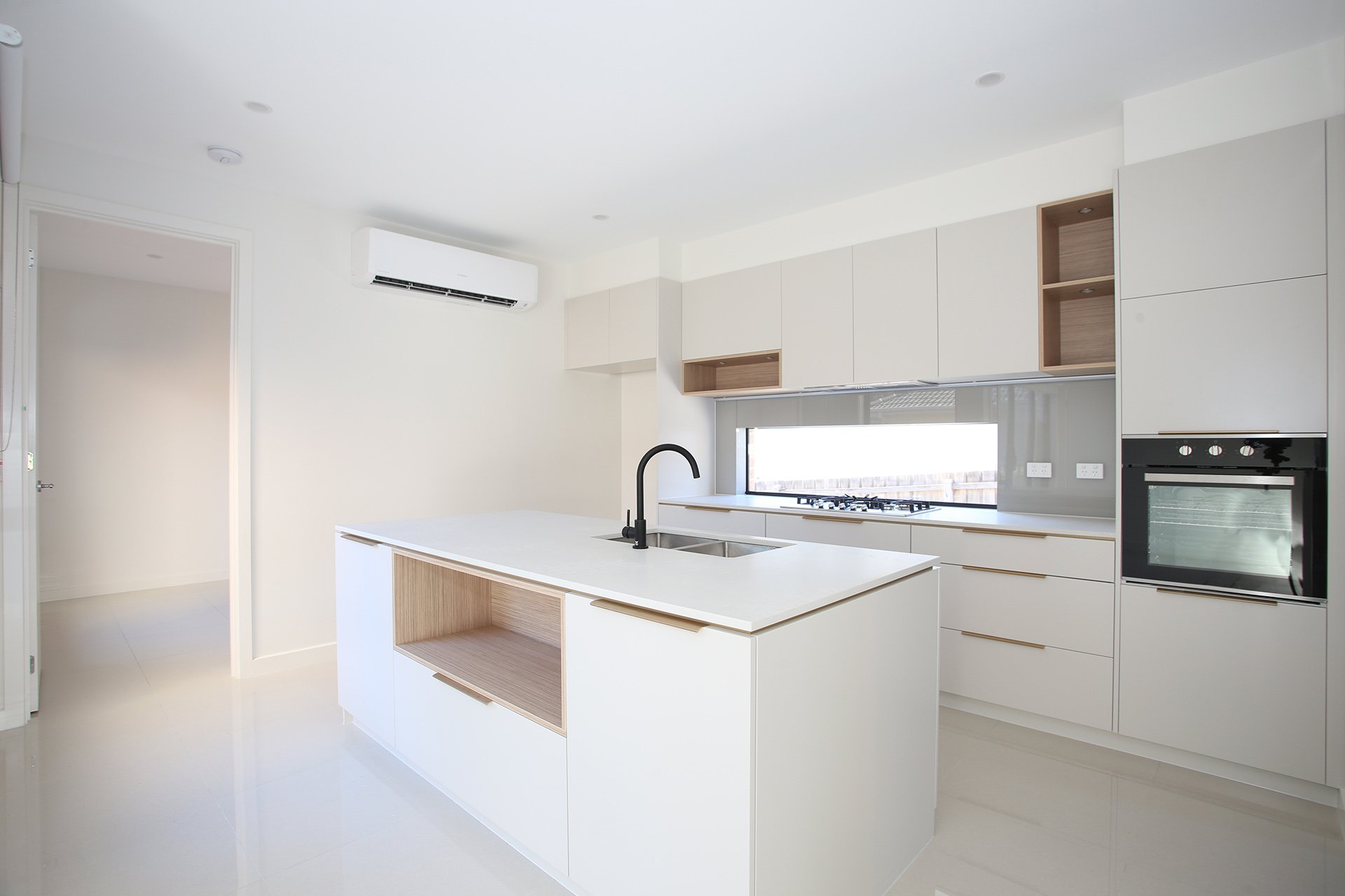 1/3 Roderick Street, Doncaster East image 2