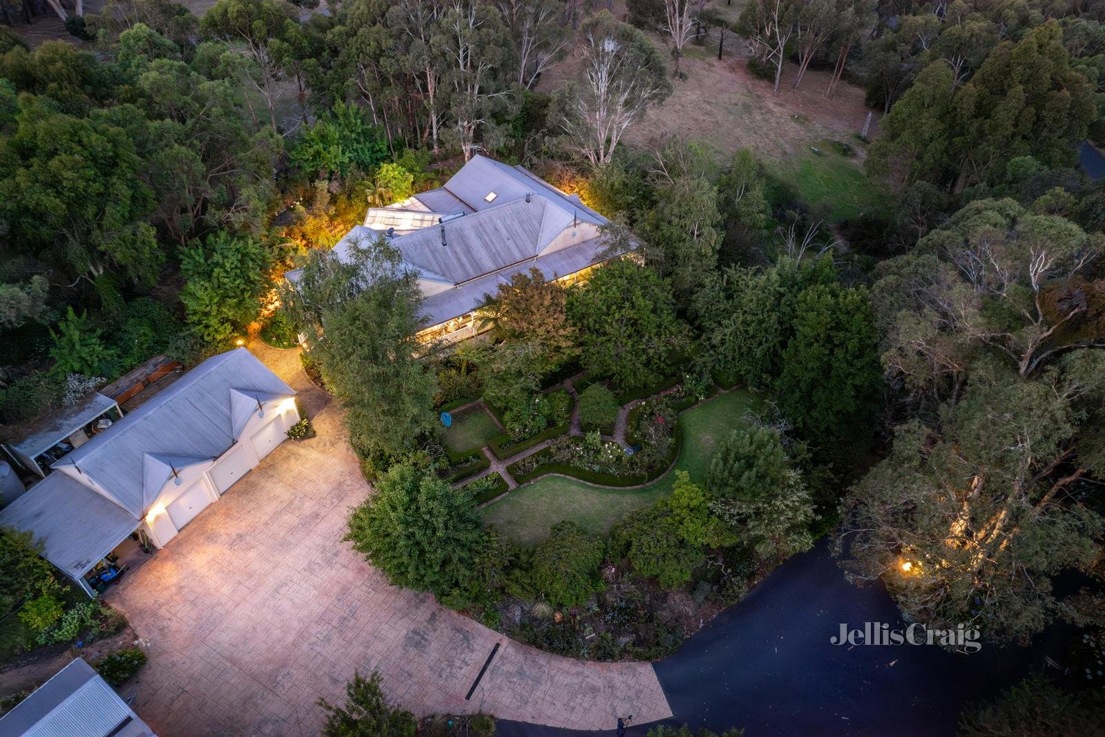 13 Rodger Road, Wandin North image 4