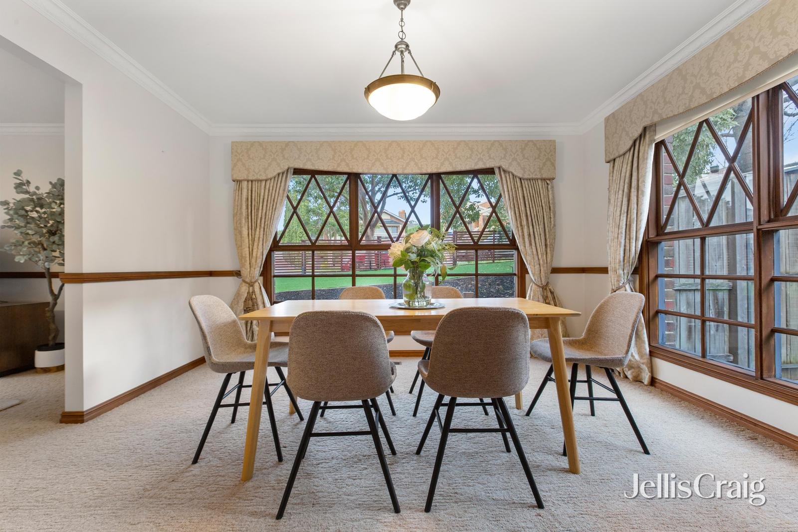 13 Roswell Street, Glen Waverley image 3