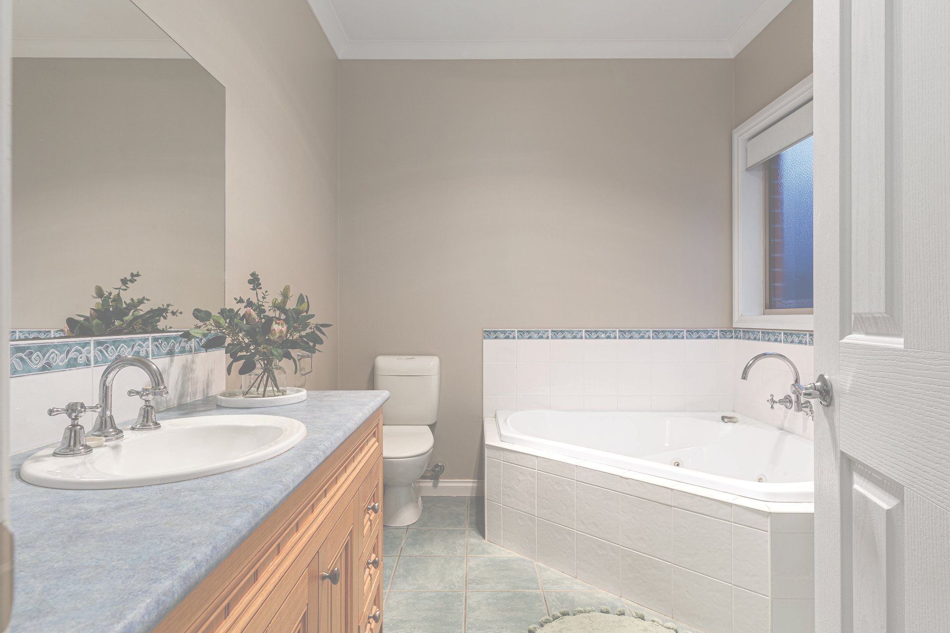 13 Saint Glens Way, Lake Gardens image 10