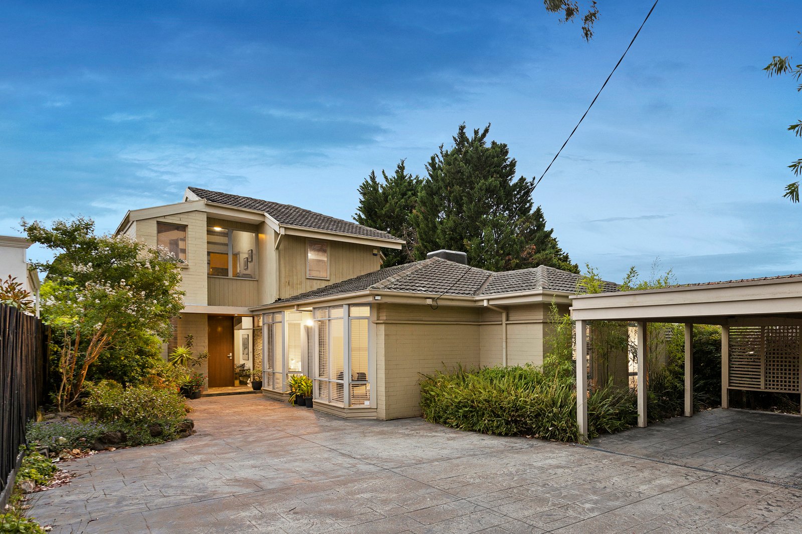 13 Salford Avenue