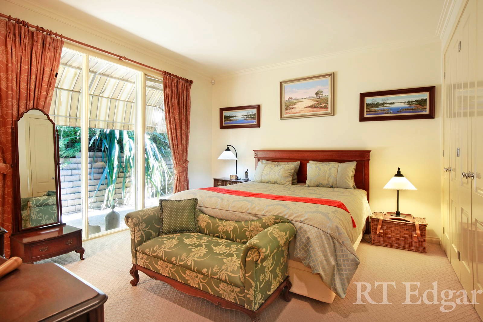Property Gallery Thumbnail 9