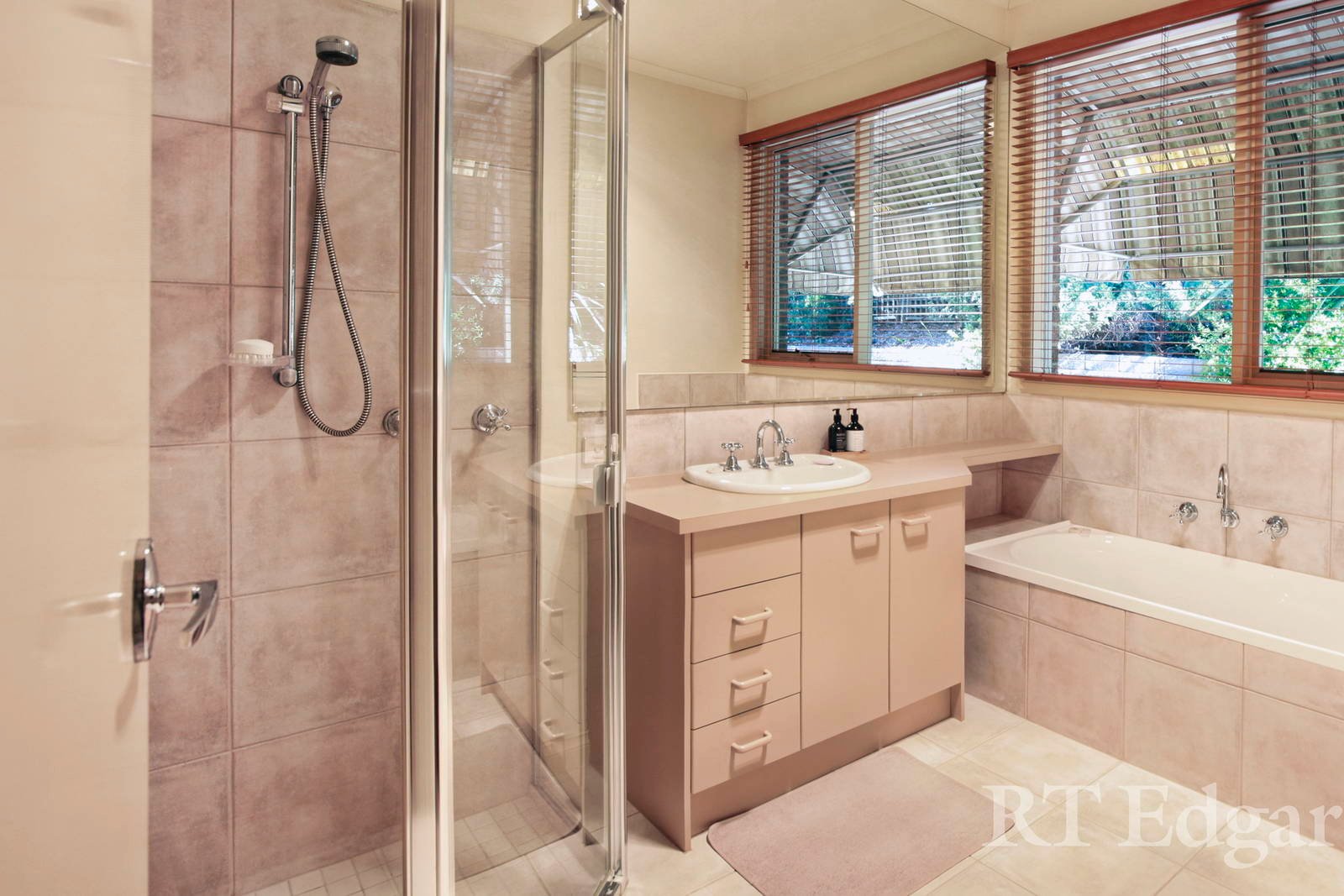 Property Gallery Thumbnail 10