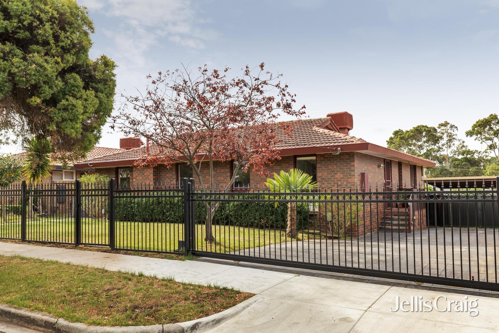 13 Sandhurst Avenue, Doncaster&nbsp;East image 1