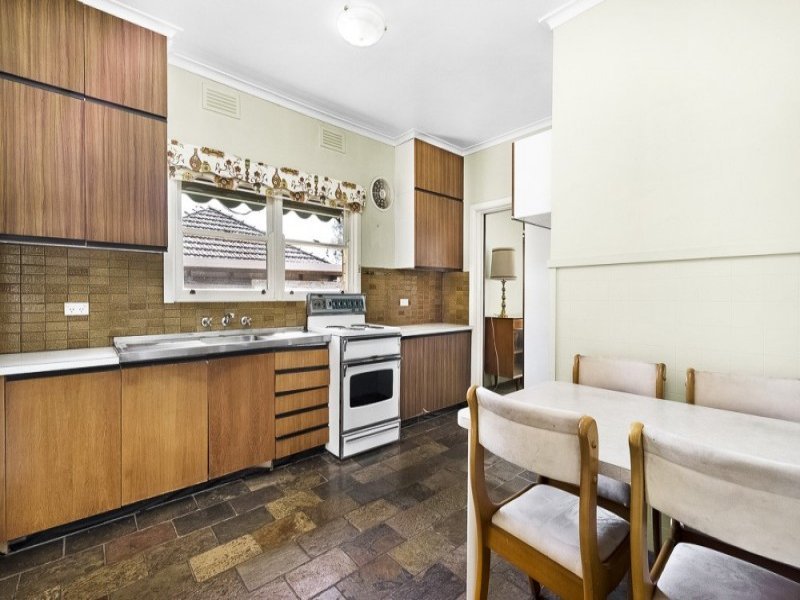 13 Simmons Street, Box Hill North image 3