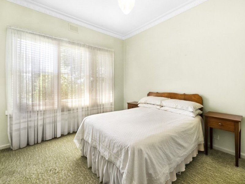 13 Simmons Street, Box Hill North image 4