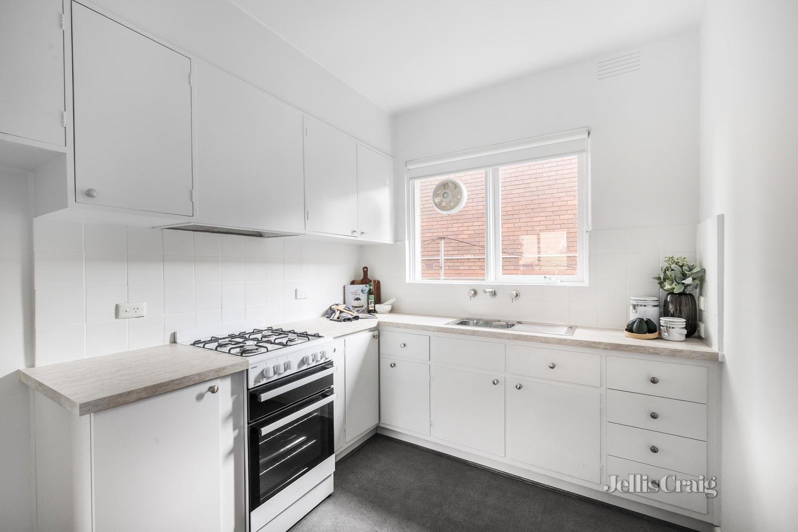 1/3 St Johns Avenue, Camberwell image 3