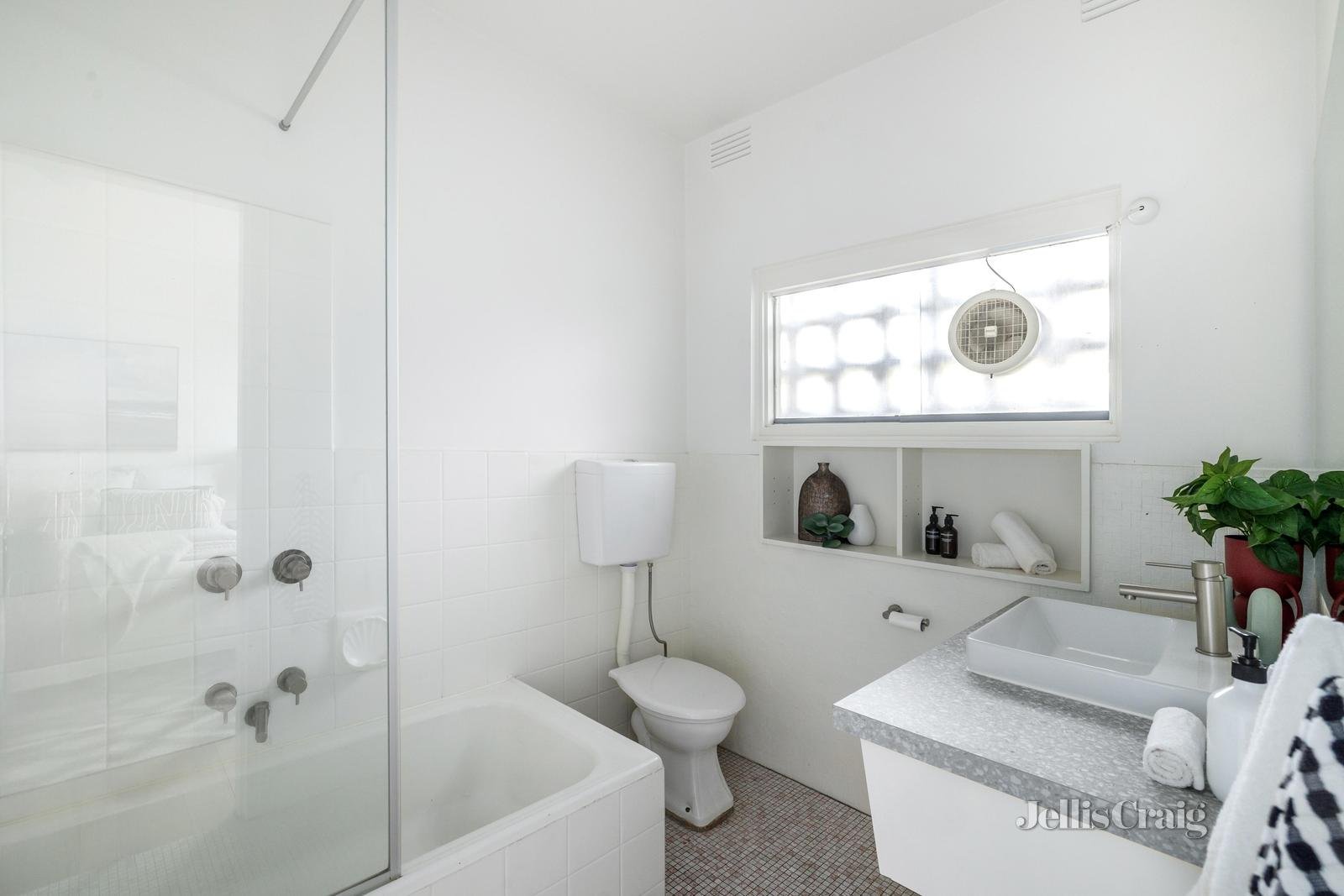 1/3 St Johns Avenue, Camberwell image 6