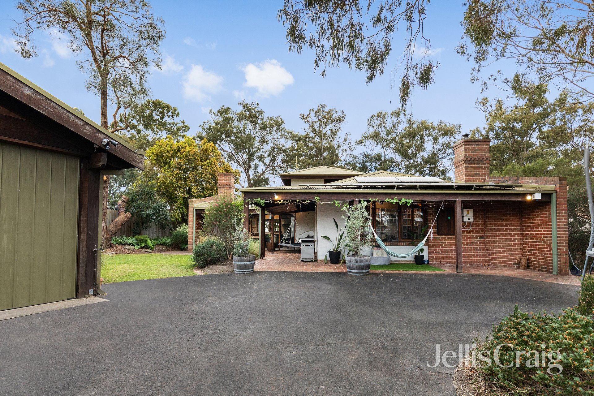 13 Stamford Court, Eltham image 1