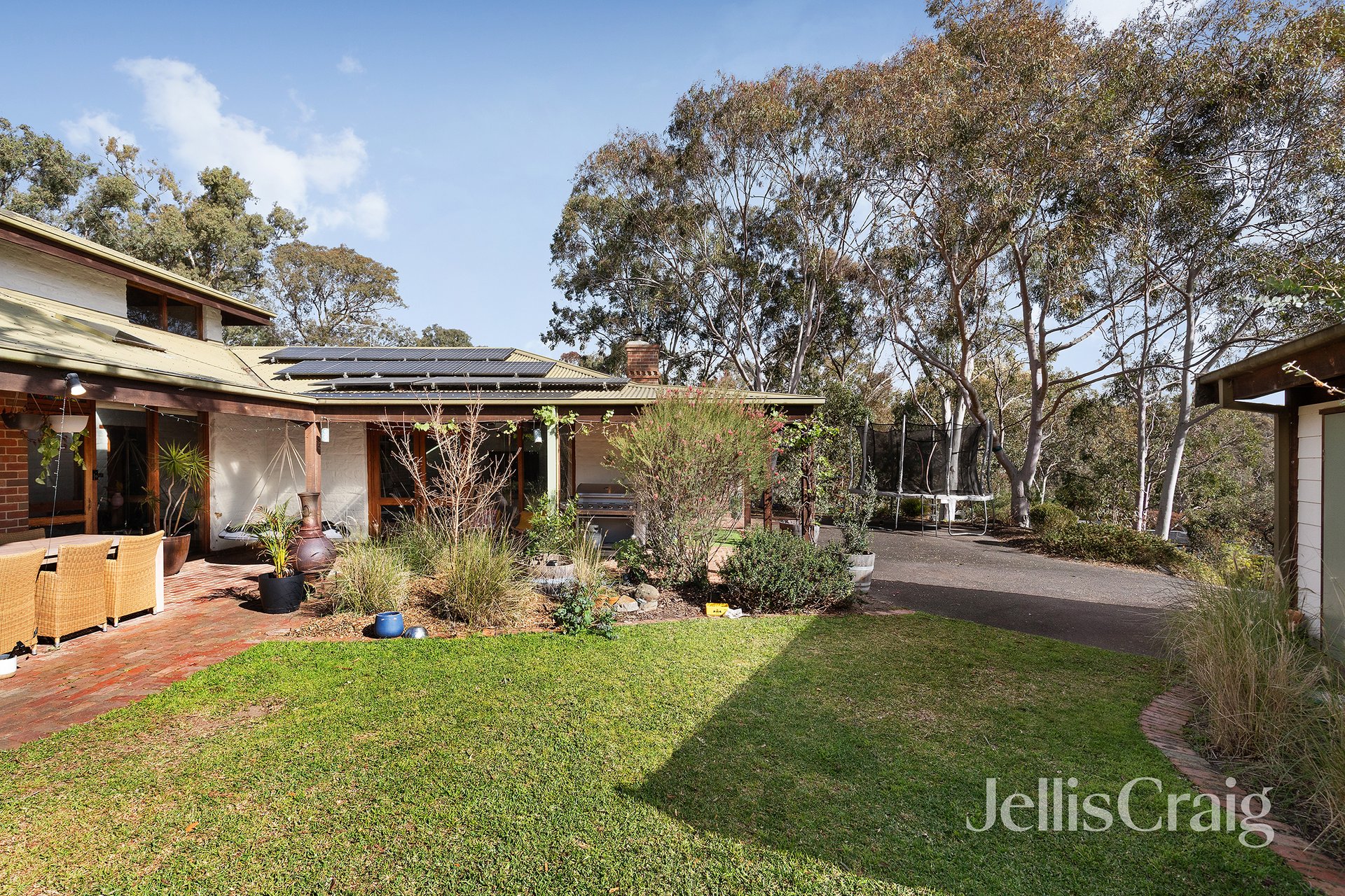 13 Stamford Court, Eltham image 2