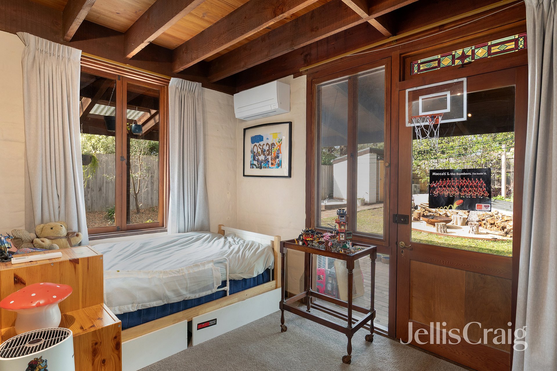 13 Stamford Court, Eltham image 9