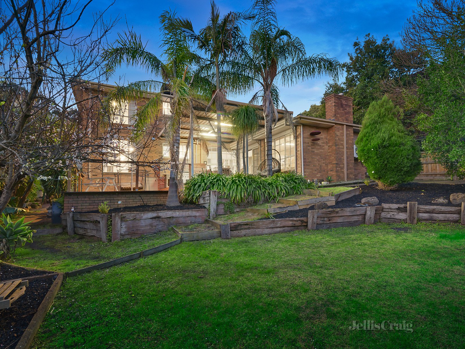 13 Standring Close, Donvale image 2