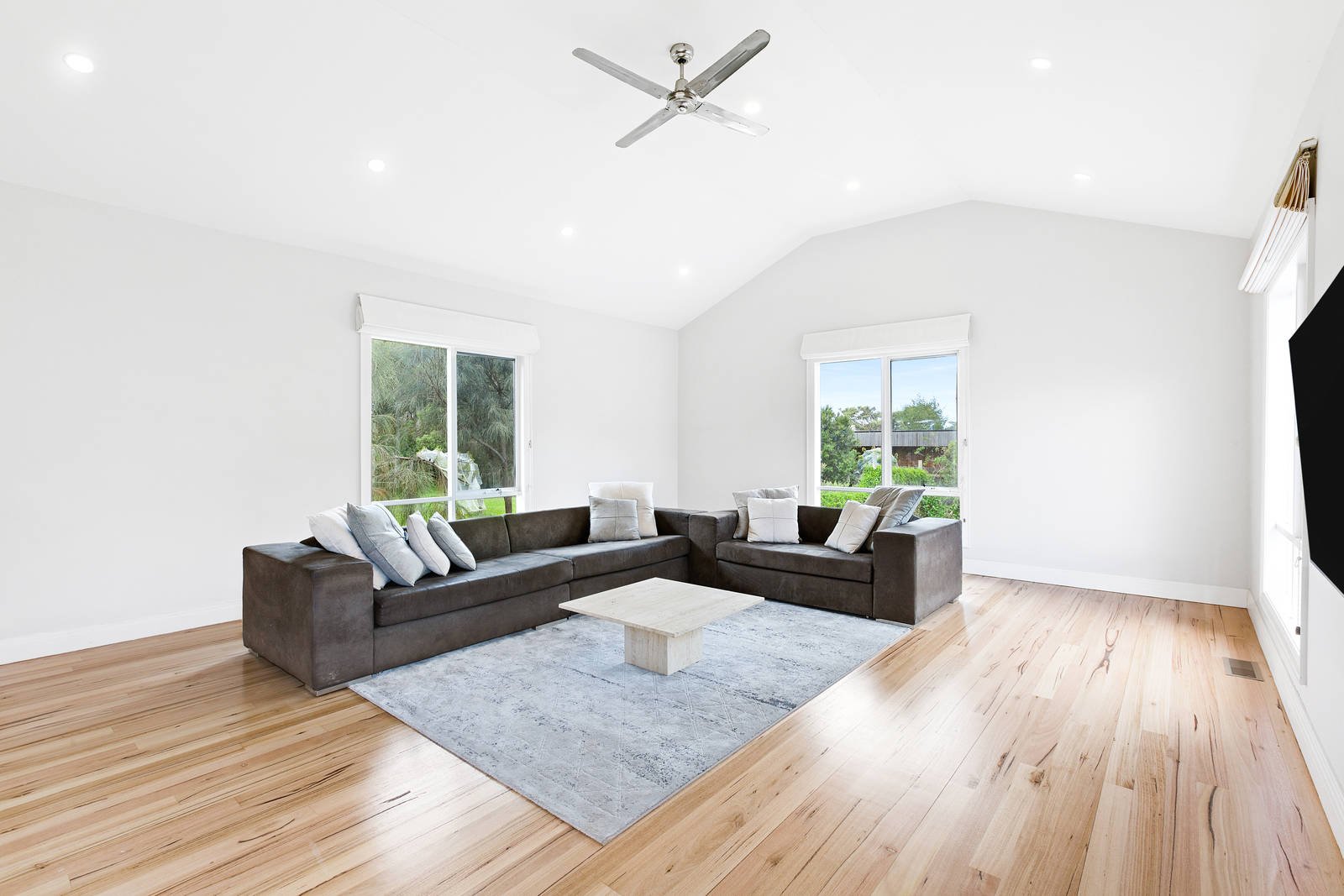 Property Gallery Thumbnail 4