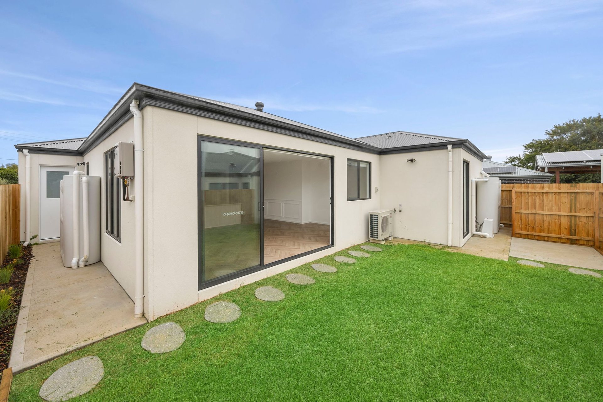 1/3 Sullivan Court, Belmont image 8