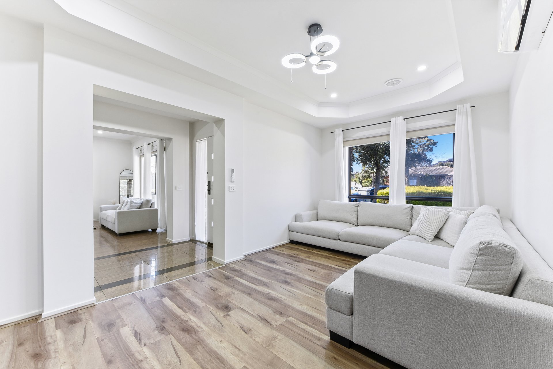 1/3 Sutton Court, Glen Waverley image 2