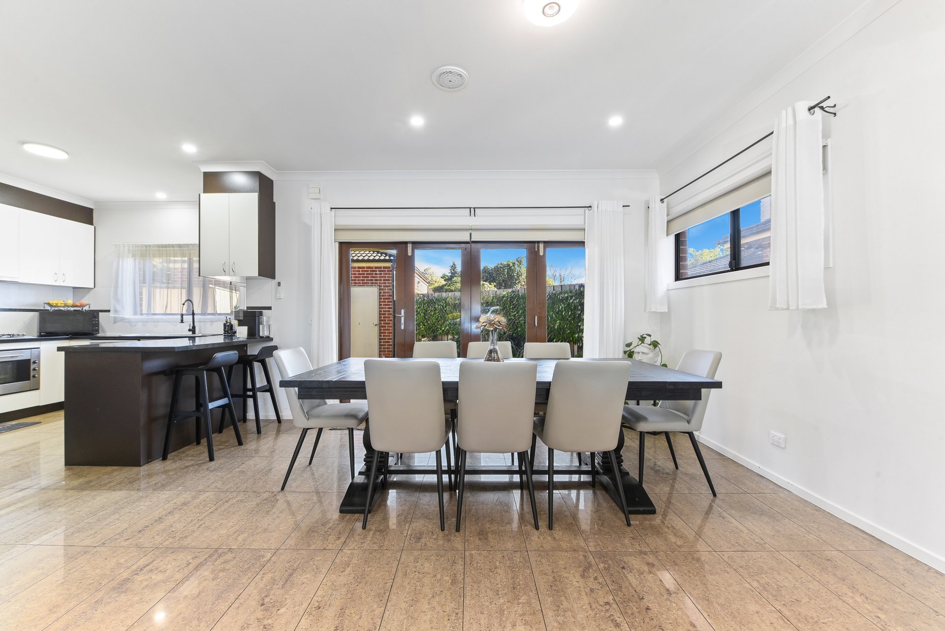 1/3 Sutton Court, Glen&nbsp;Waverley image 2