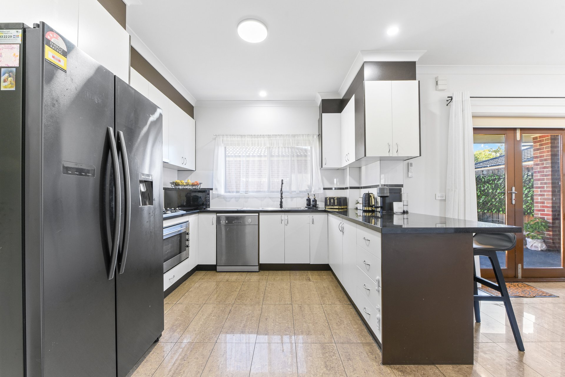 1/3 Sutton Court, Glen&nbsp;Waverley image 1