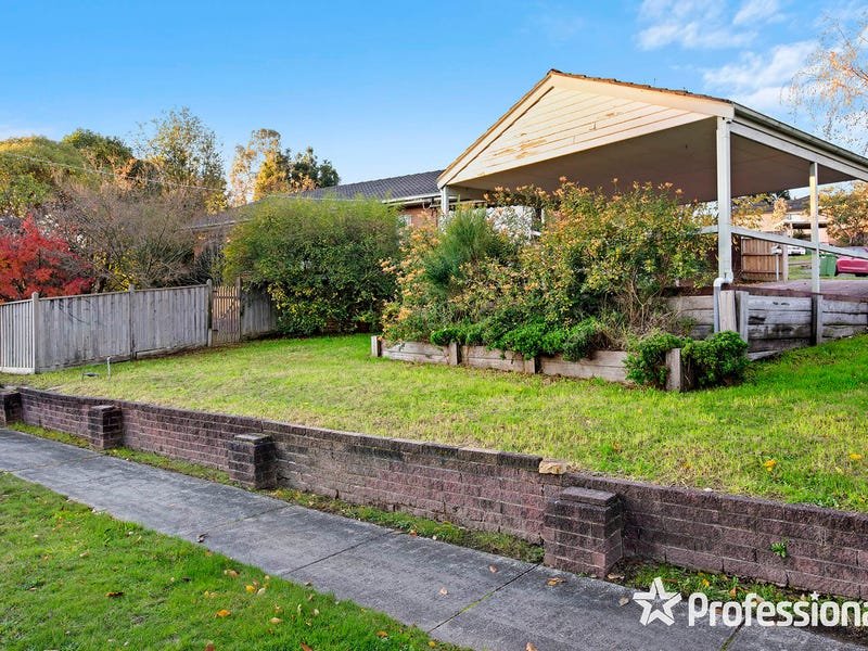 13 Swinburne Avenue, Mooroolbark image 17